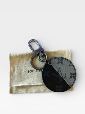 Louis Vuitton Portocle Split Bag Charm Key Ring – Monogram Eclipse Black/Gray